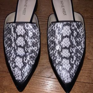 Nine West Black Snake Skin Slides